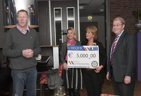 Rotary Vlaardingen 80 doneerde 5000 euro 